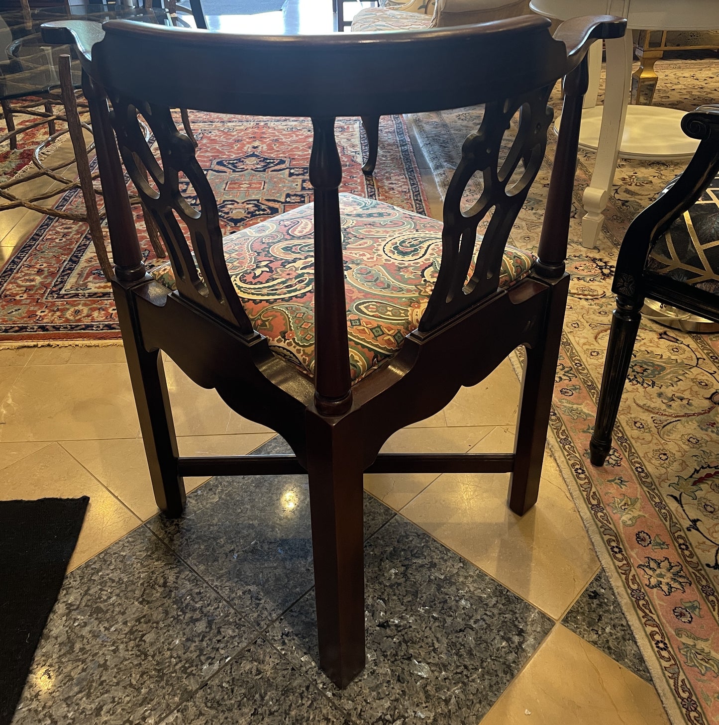 Richard Honquist Corner Chair (0DW017)