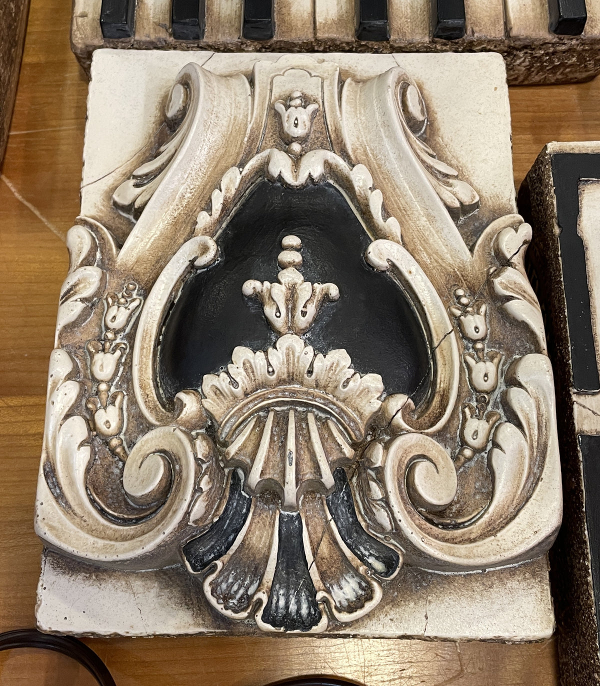 Sid Dickens T63 Family Crest (0QP00O)