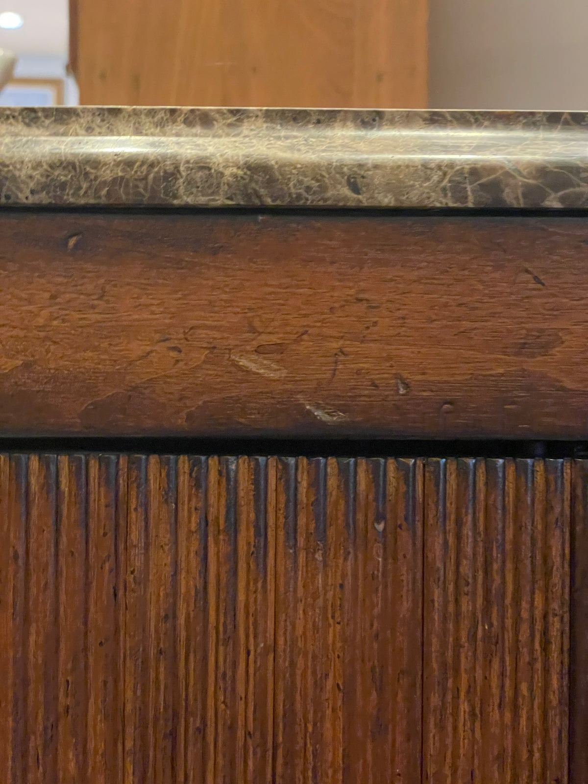 FFDM Marble Top Sideboard with Reeded Doors (0QO00N)