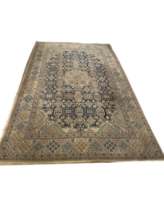 Hand Knotted Blue and Cream Rug (9x5.8) (Q4W1PC)