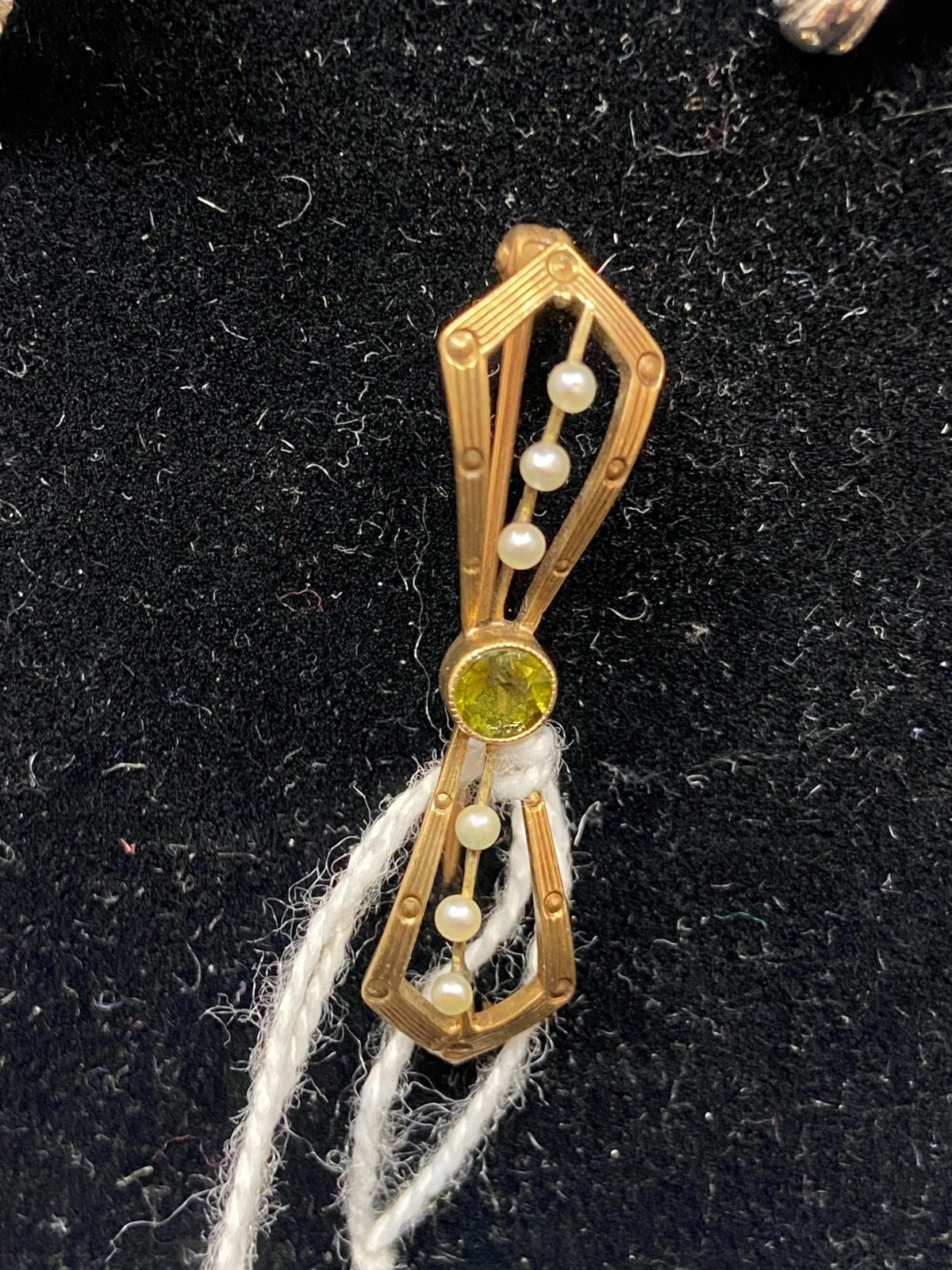 Gold and Emerald Pin (664619)