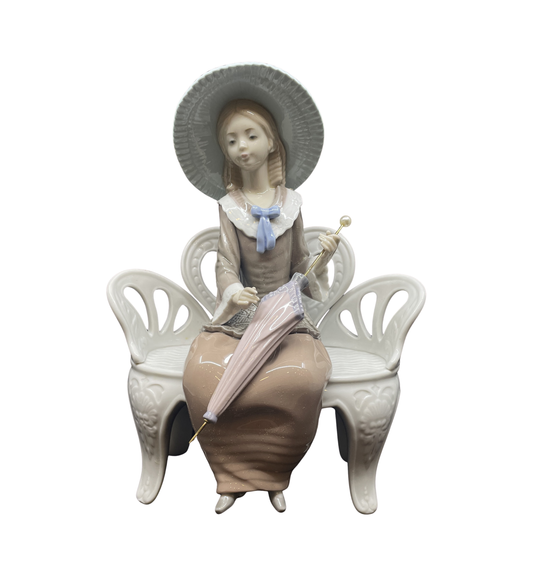 Lladro Waiting in the Park #1374 with box (0IR01A)