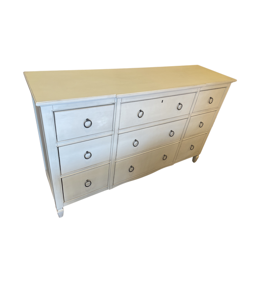 Universal Avaline Dresser (0N1008)