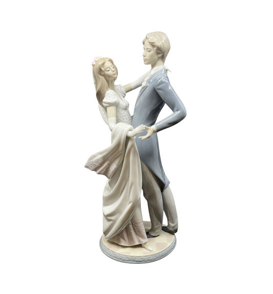 Lladro "I Love You Truely" #1528 with Box (01K001)
