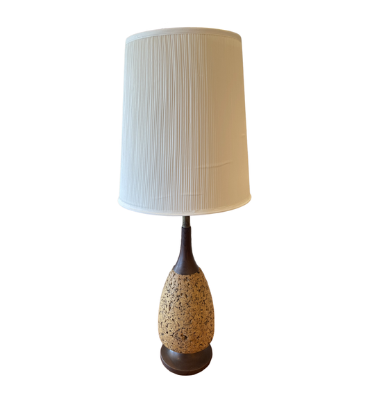 Mid Century Cork and Walnut Table Lamp (0OV001)