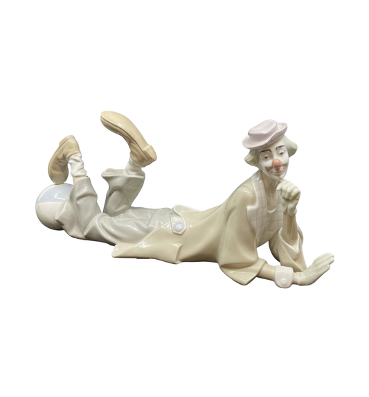 Lladro Clown with Beachball, #4685 (0ML002)