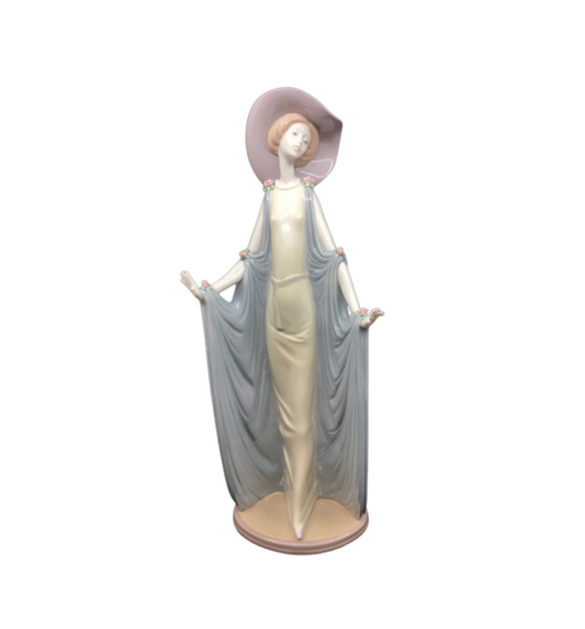 Lladro "Afternoon Tea" Figurine, Lladro Number 1428 (22138)