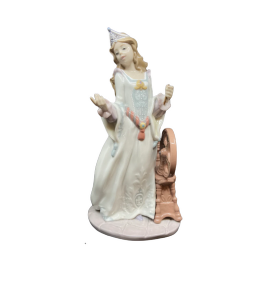Lladro Sleeping Beauty #9189 AS IS (HPFRHP)