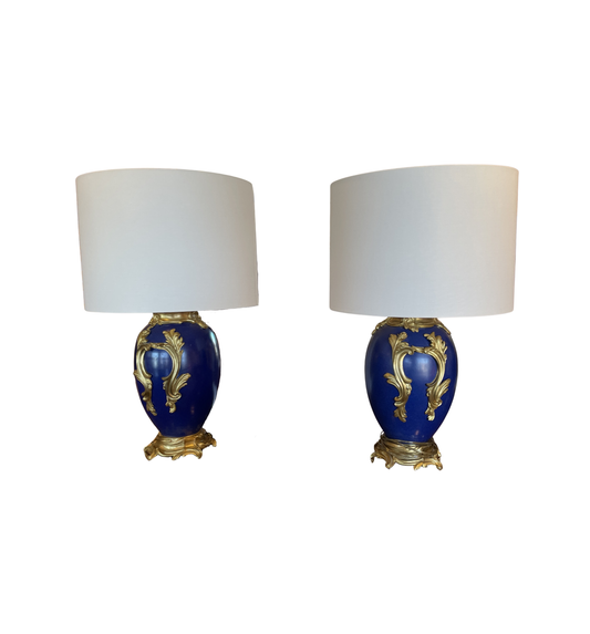 Chinese Export Ceramic with Bronze Ormolu Lamps, a Pair. 19th Century (05B00O)