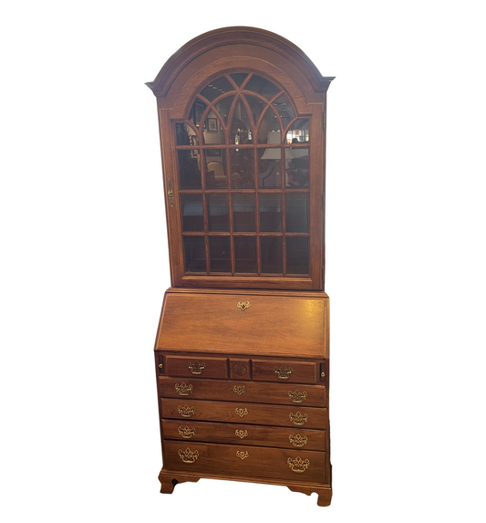 Thomasville Georgian Dome Topped Secretary Desk (0GZ004)
