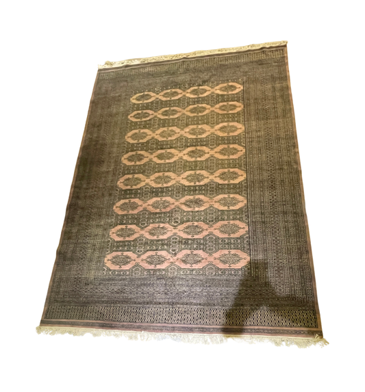 Mauve and Cream Bokhara Rug, Hand Knotted (7'11x11') (051001)