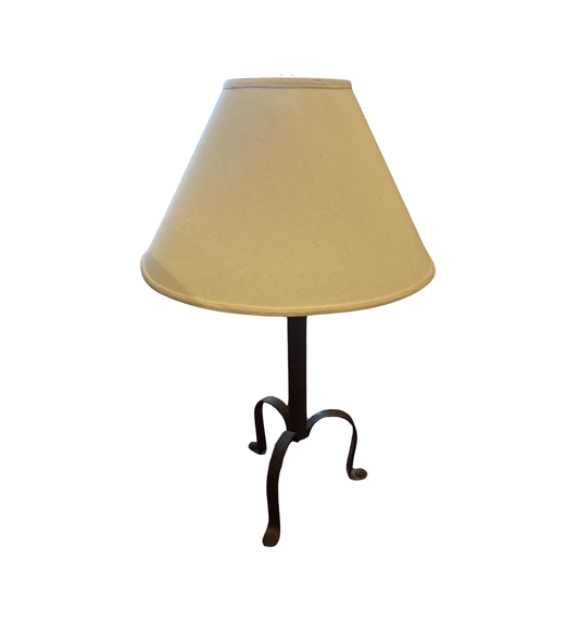 Iron Tripod Table Lamp (0JL02A)