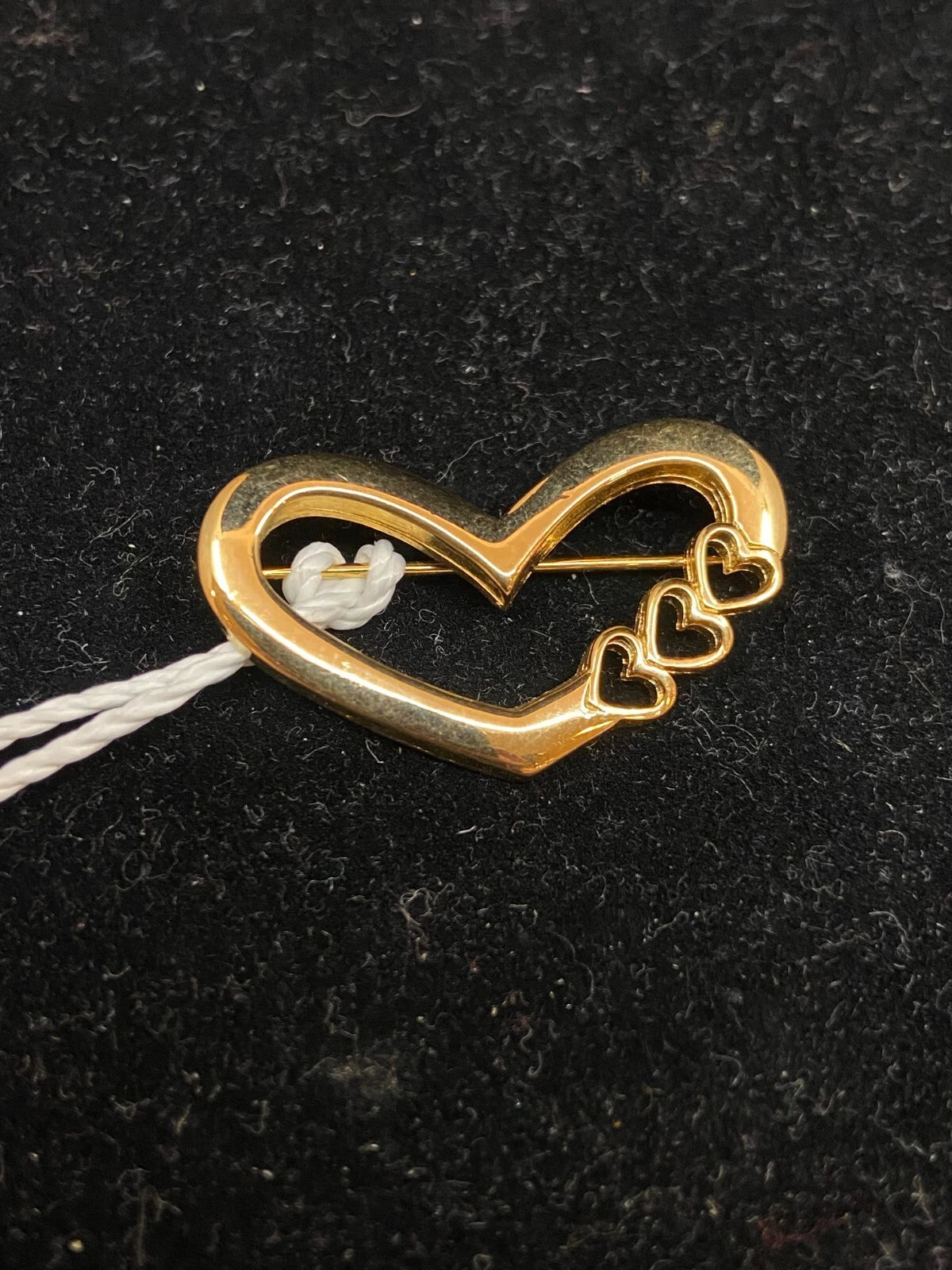 Gold Heart Pin (20789)