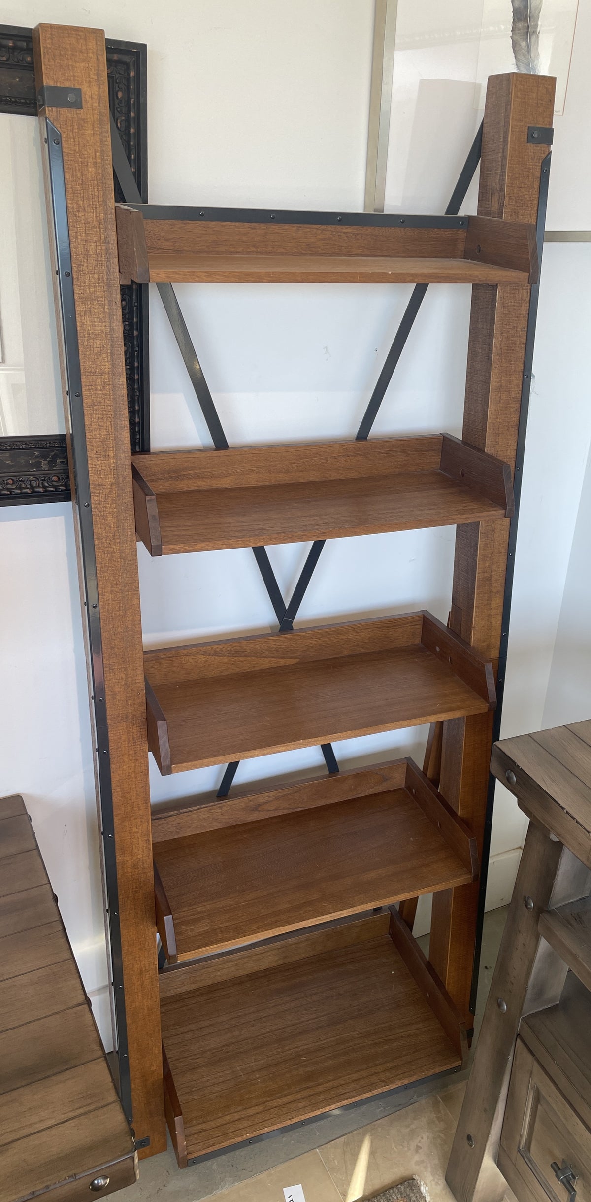 Industrial Leaning Bookcase (0NX00D)