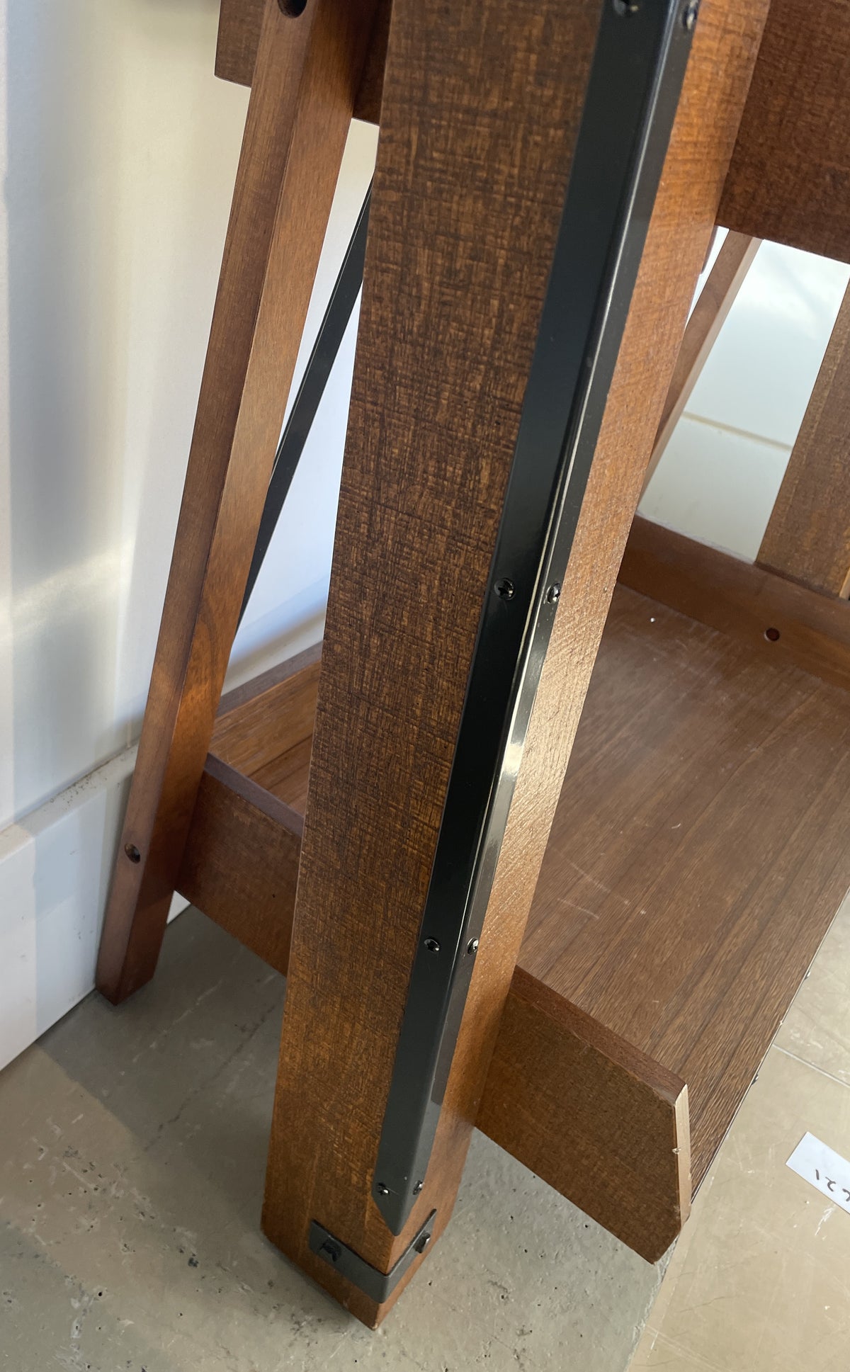 Industrial Leaning Bookcase (0NX00D)