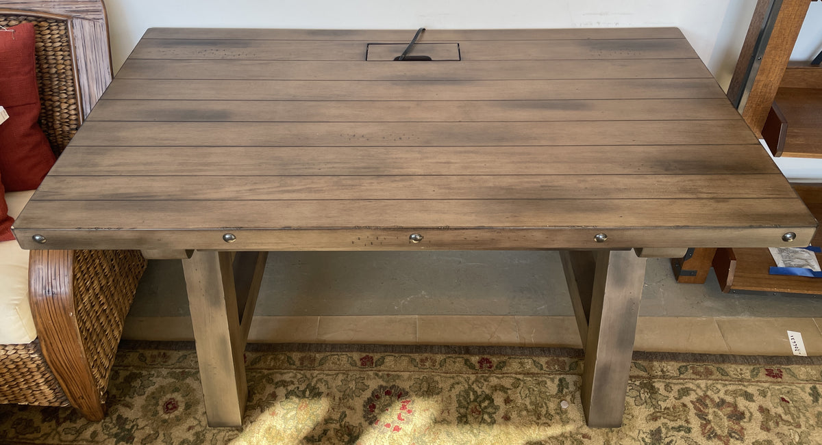 Parker House Lodge Desk (0NX00Q)