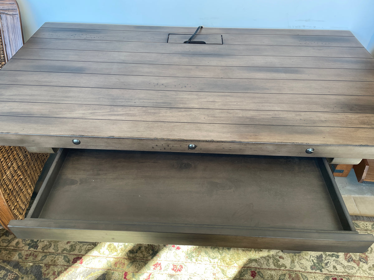 Parker House Lodge Desk (0NX00Q)