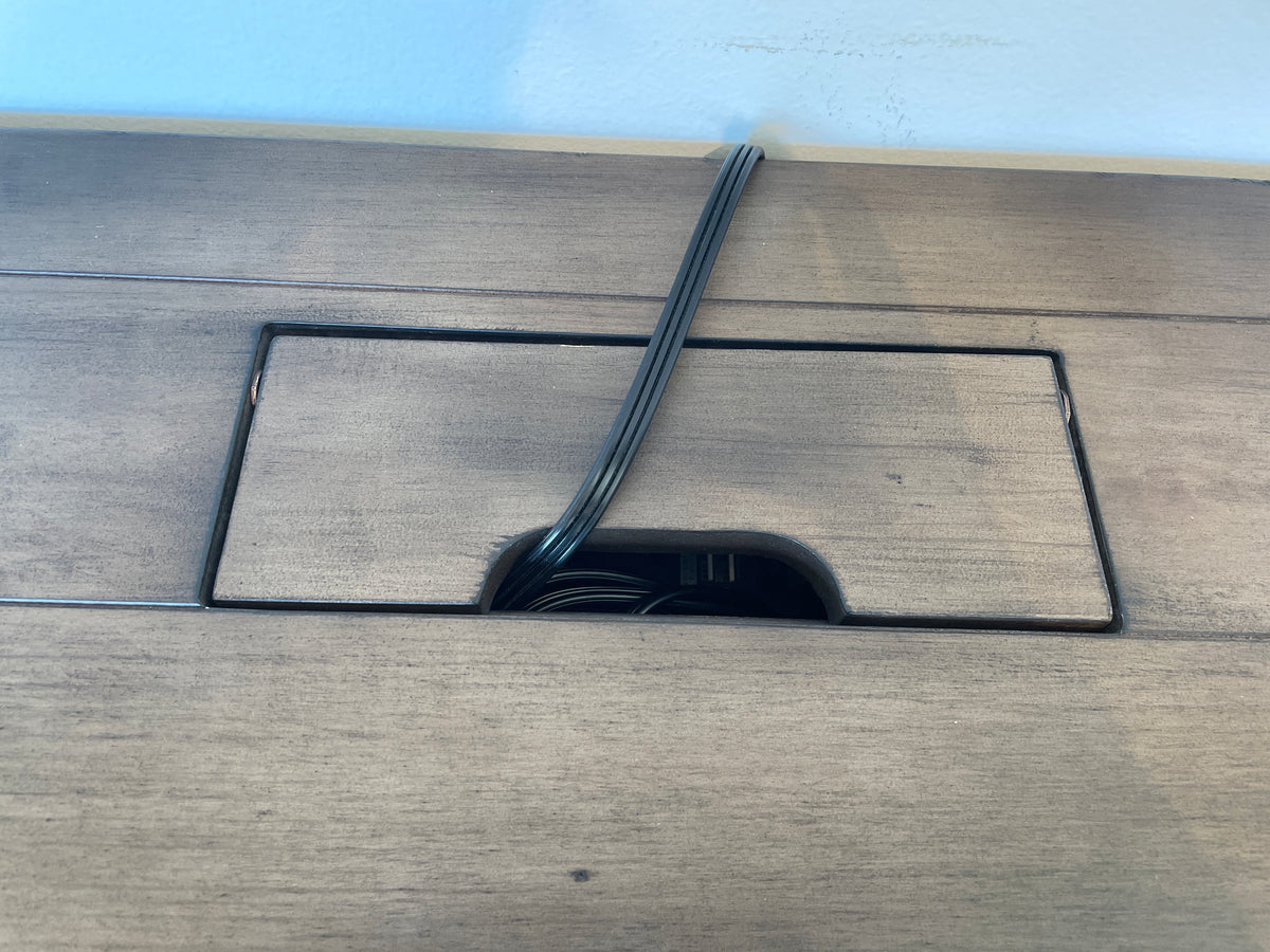 Parker House Lodge Desk (0NX00Q)