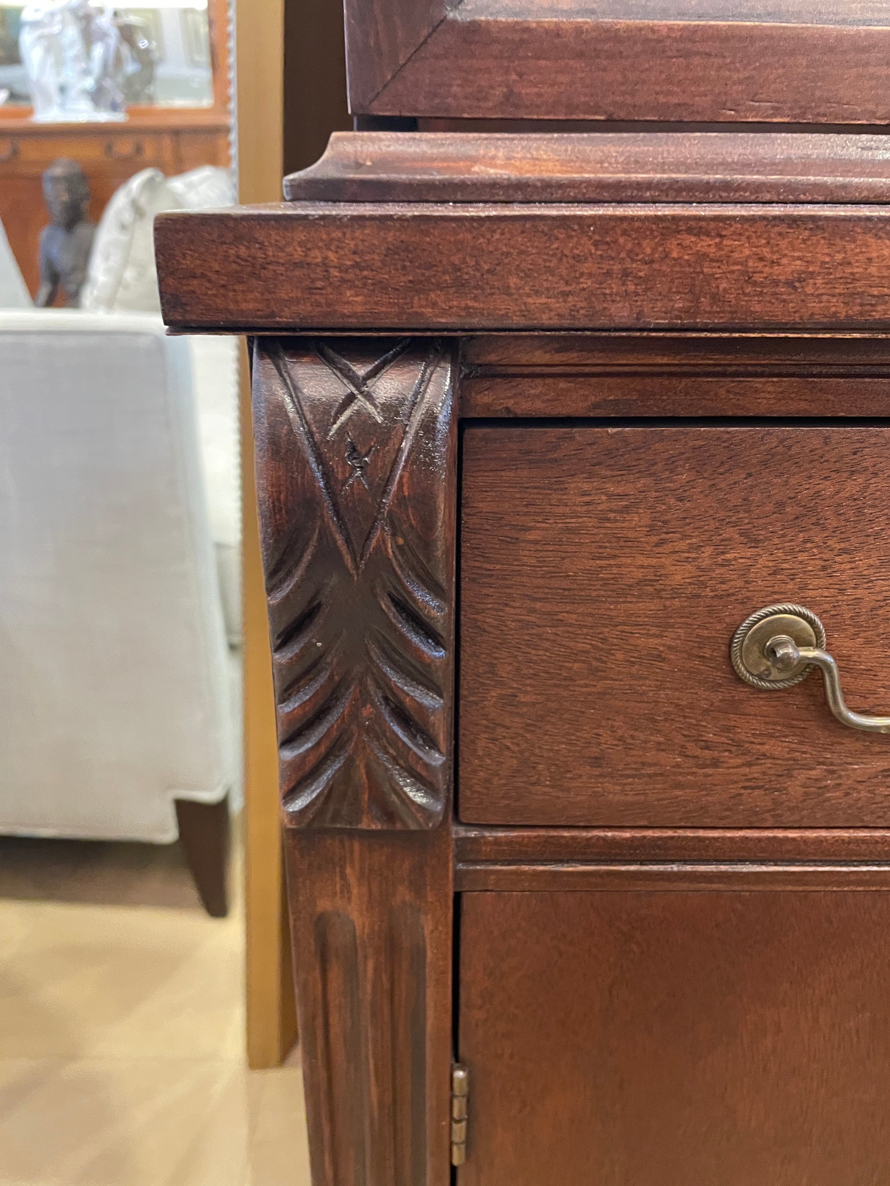 Vintage China/Display Cabinet, AS IS (0H2009) – The Perfect Thing