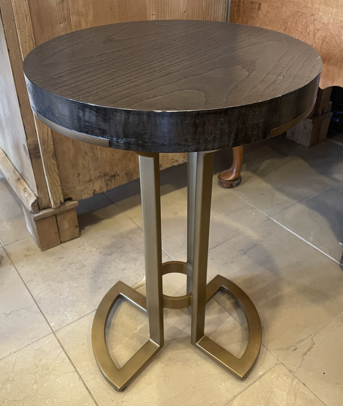 Theodore Alexander Darial End Table, Round (0QL002)