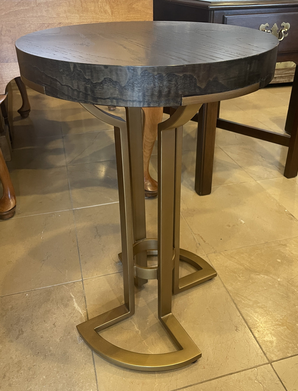 Theodore Alexander Darial End Table, Round (0QL002)