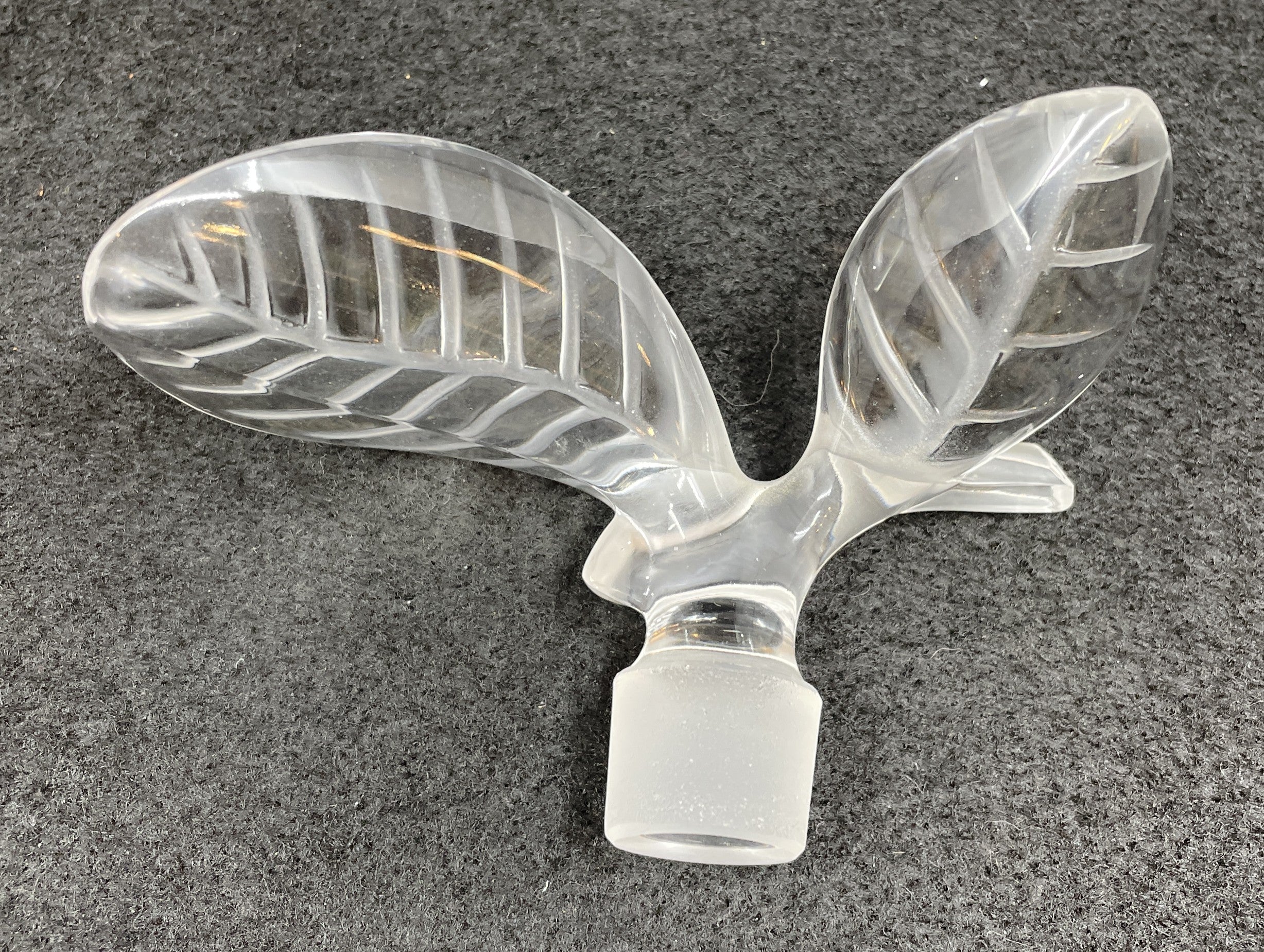 Lalique Nina Ricci Large Perfume Bottle (0HN005) – The Perfect Thing