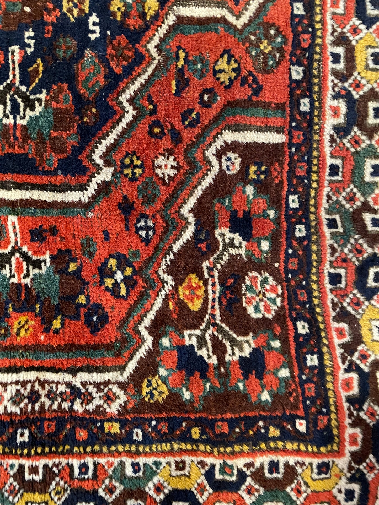 Turkish Rug approx 3x5 three central medallions (0EY005)
