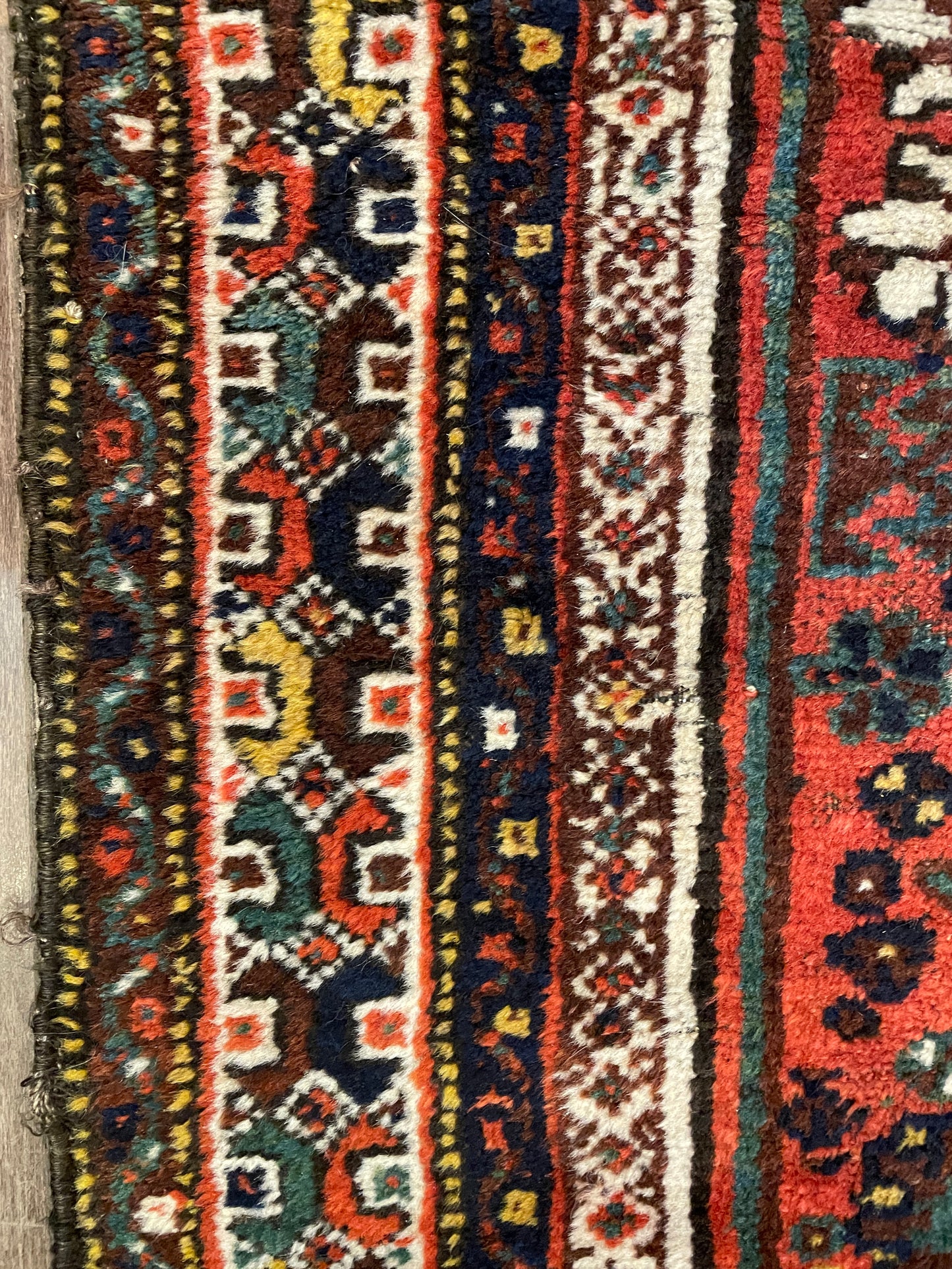 Turkish Rug approx 3x5 three central medallions (0EY005)