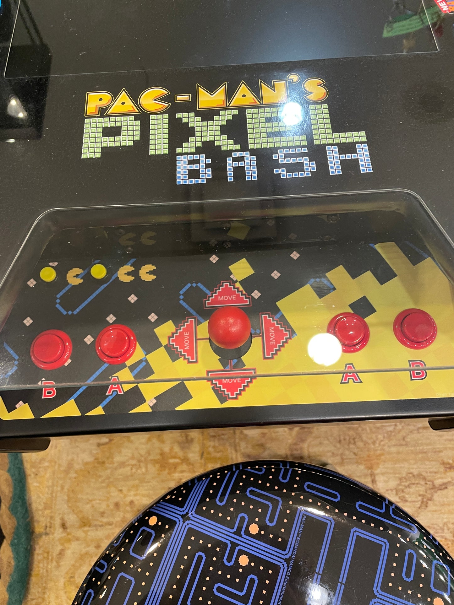 Pac-Man Pixel Bash Tabletop with two stools (0IV01D)