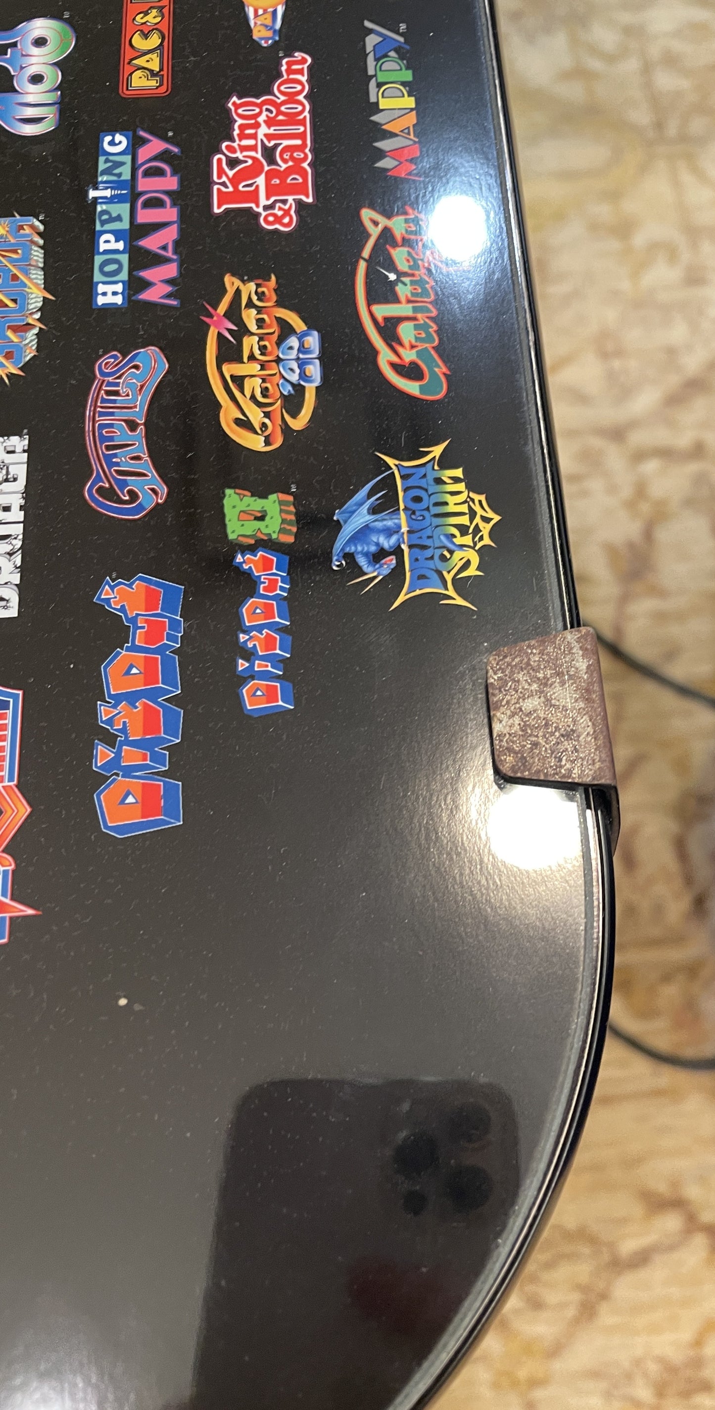 Pac-Man Pixel Bash Tabletop with two stools (0IV01D)