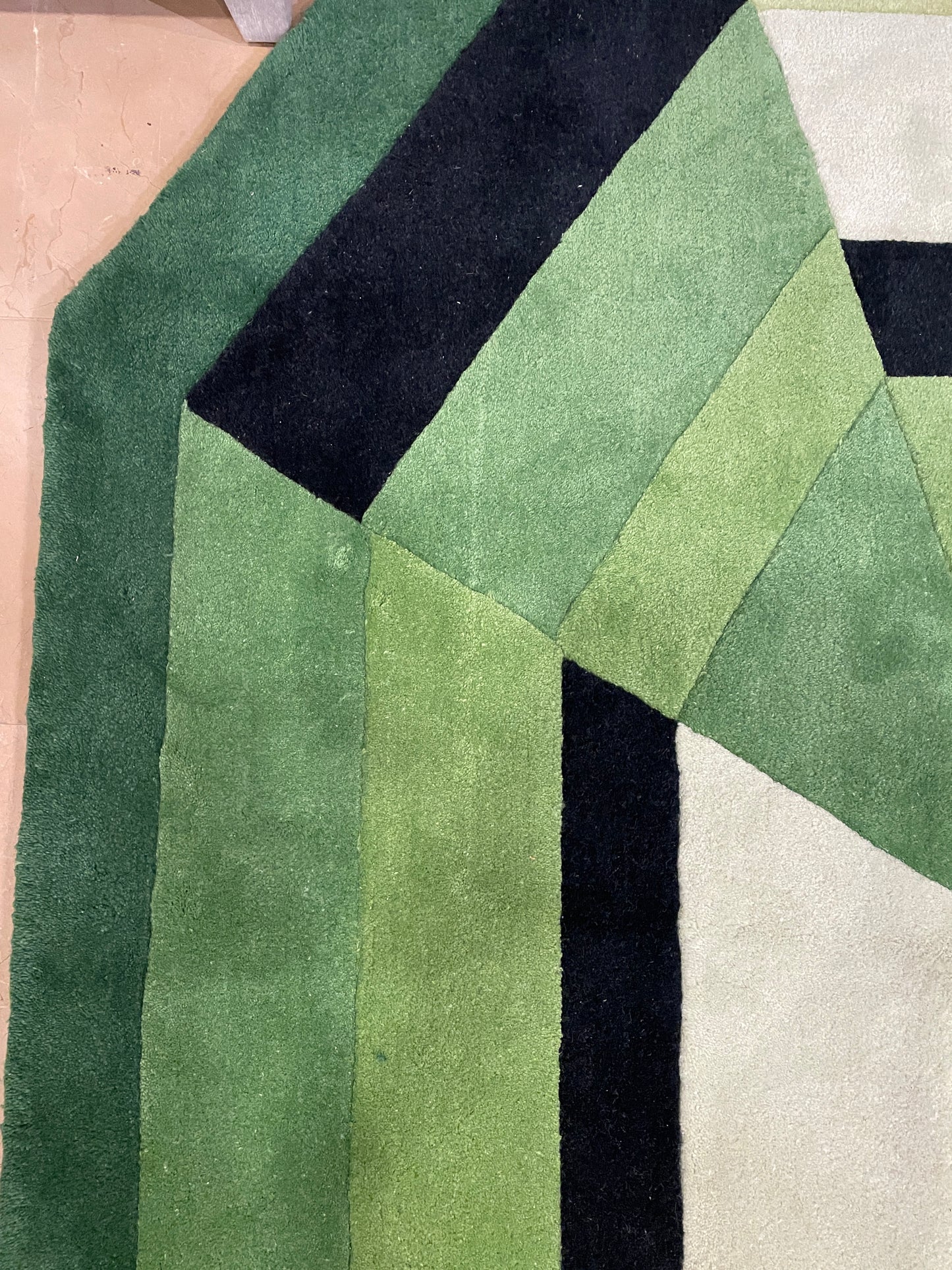Wear the House Emerald Gemstone Rug (8'x10') (0JC005)