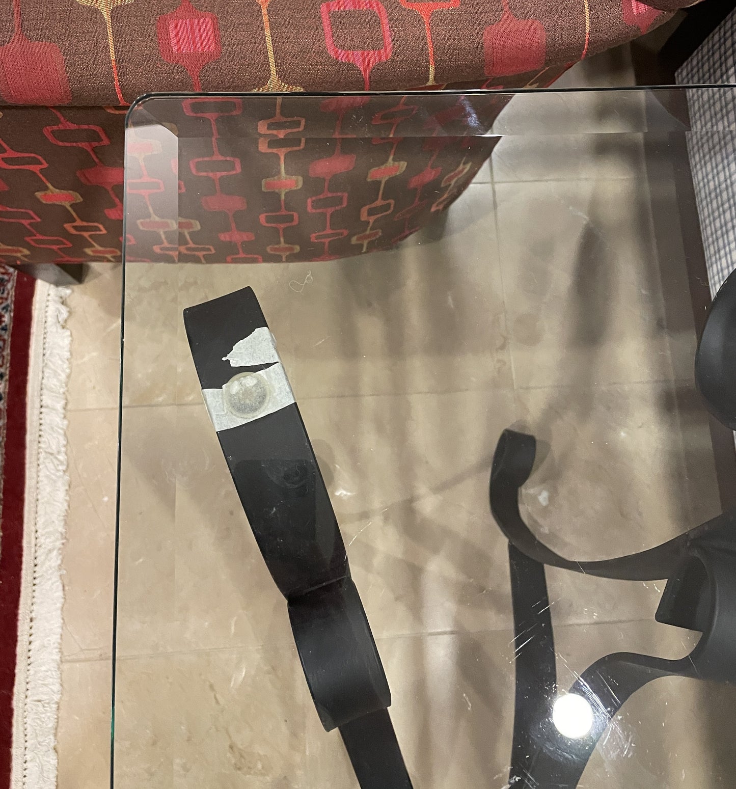 Black Iron Console Table with Glass Top (0HU00G)