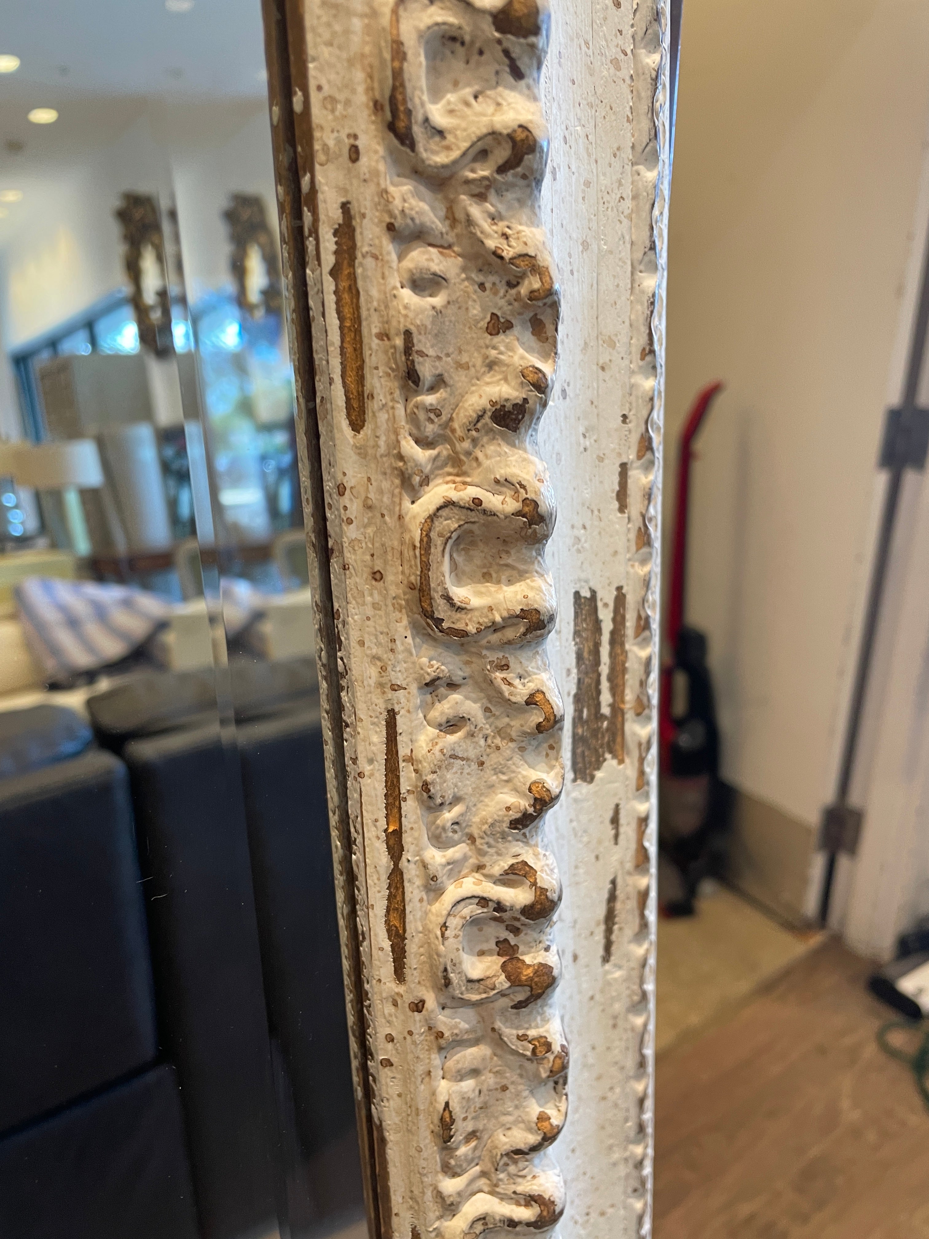 White Shabby Chic Oversized Mirror (0N200V) – The Perfect Thing