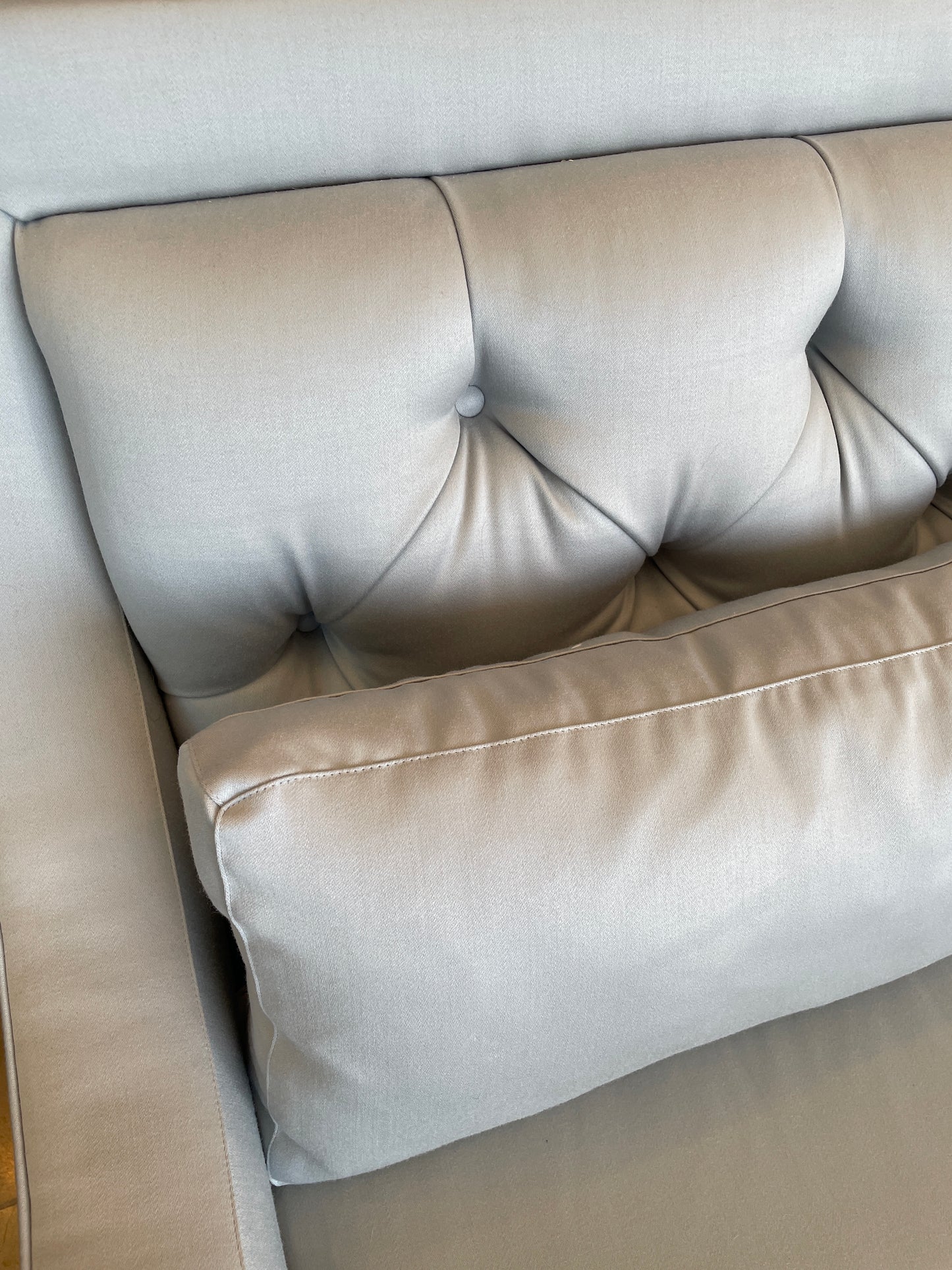 Baker Thomas Pheasant "Max" Tufted Sofa (0N0001)