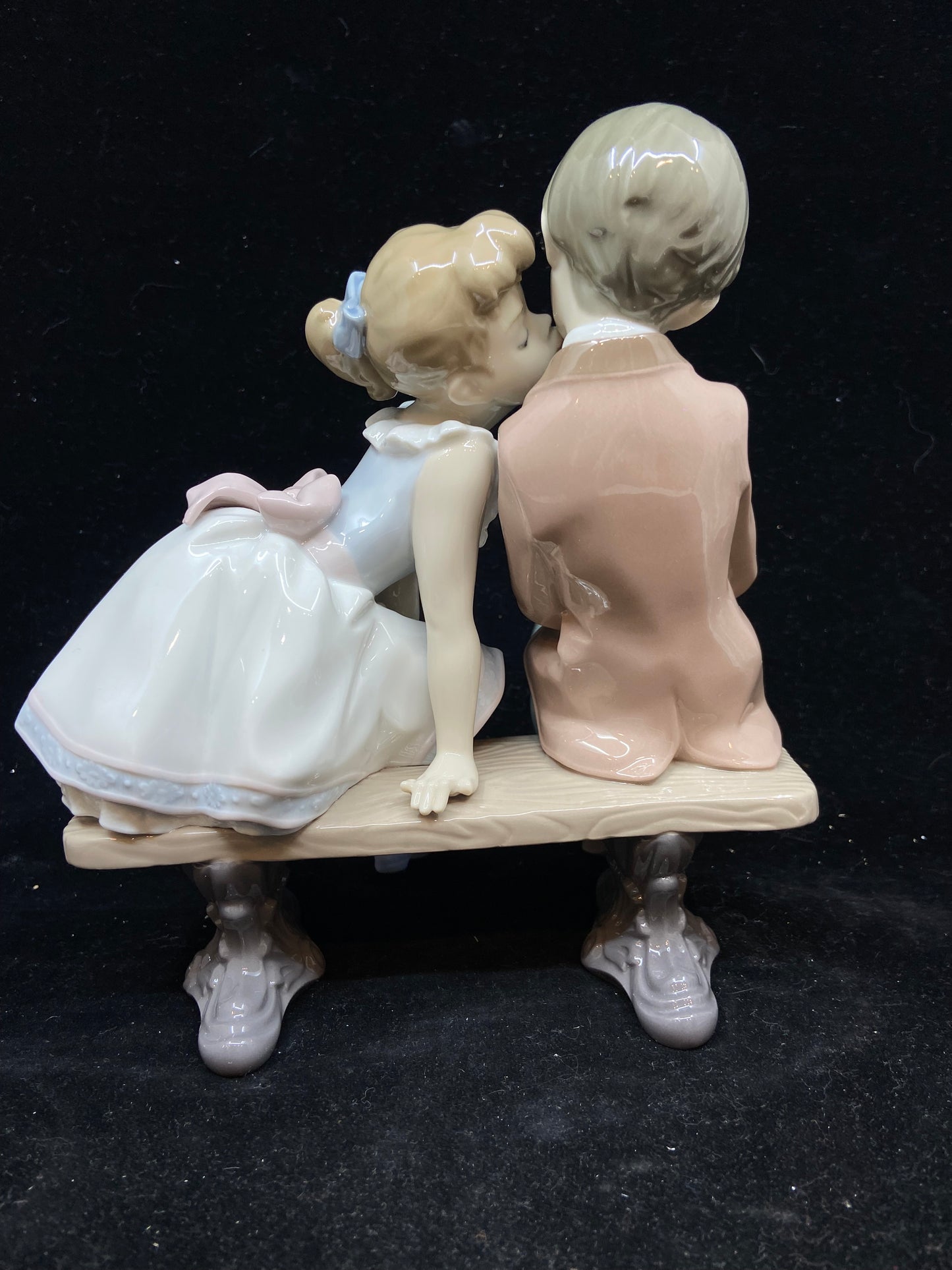 Lladro #7635 Ten and Growing (26406)
