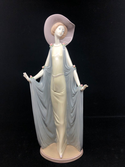 Lladro "Afternoon Tea" Figurine, Lladro Number 1428 (22138)