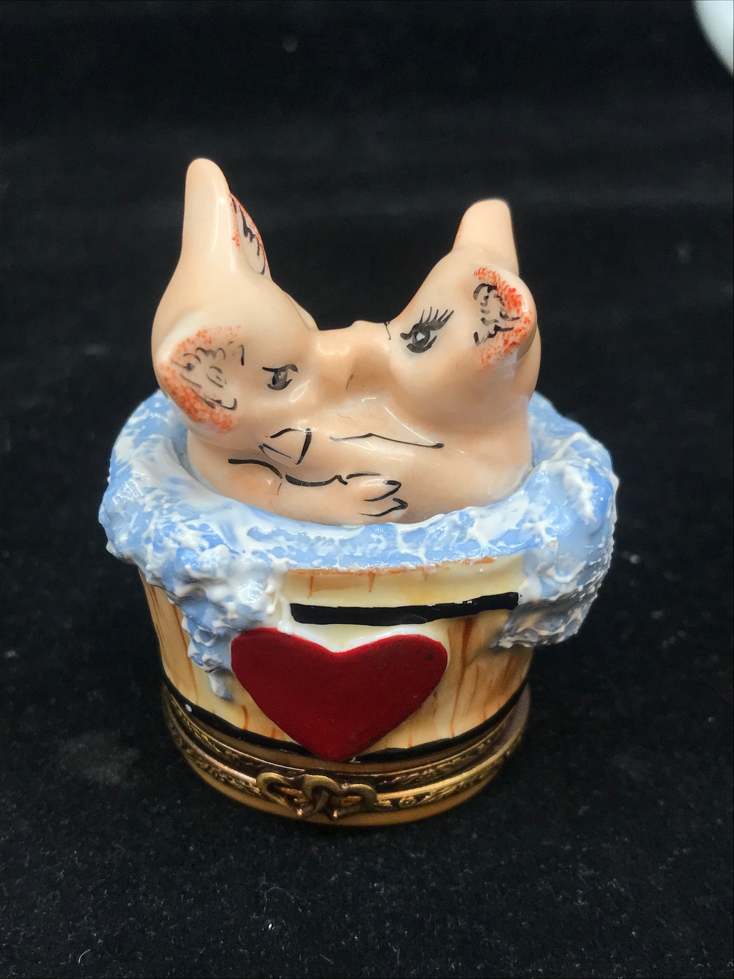 Limoges "Pigs Kissing in Heart Tub in Love" Trinket Box
