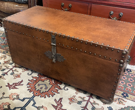 Leather Storage Trunk (0F2005)