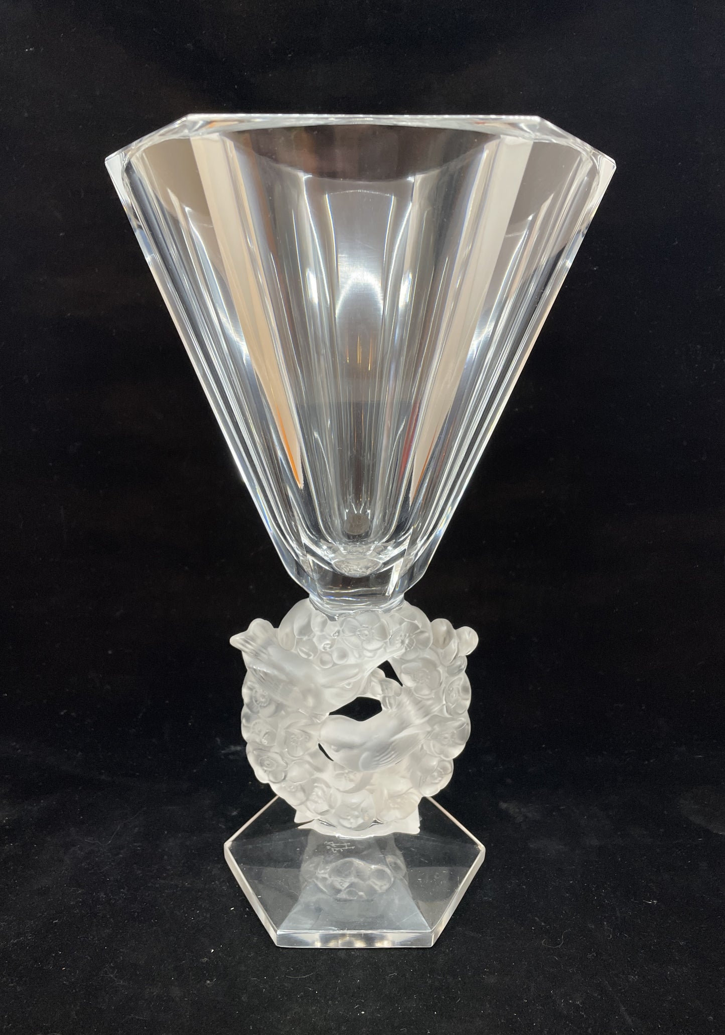 Lalique Mesanges Vase (0B500M)