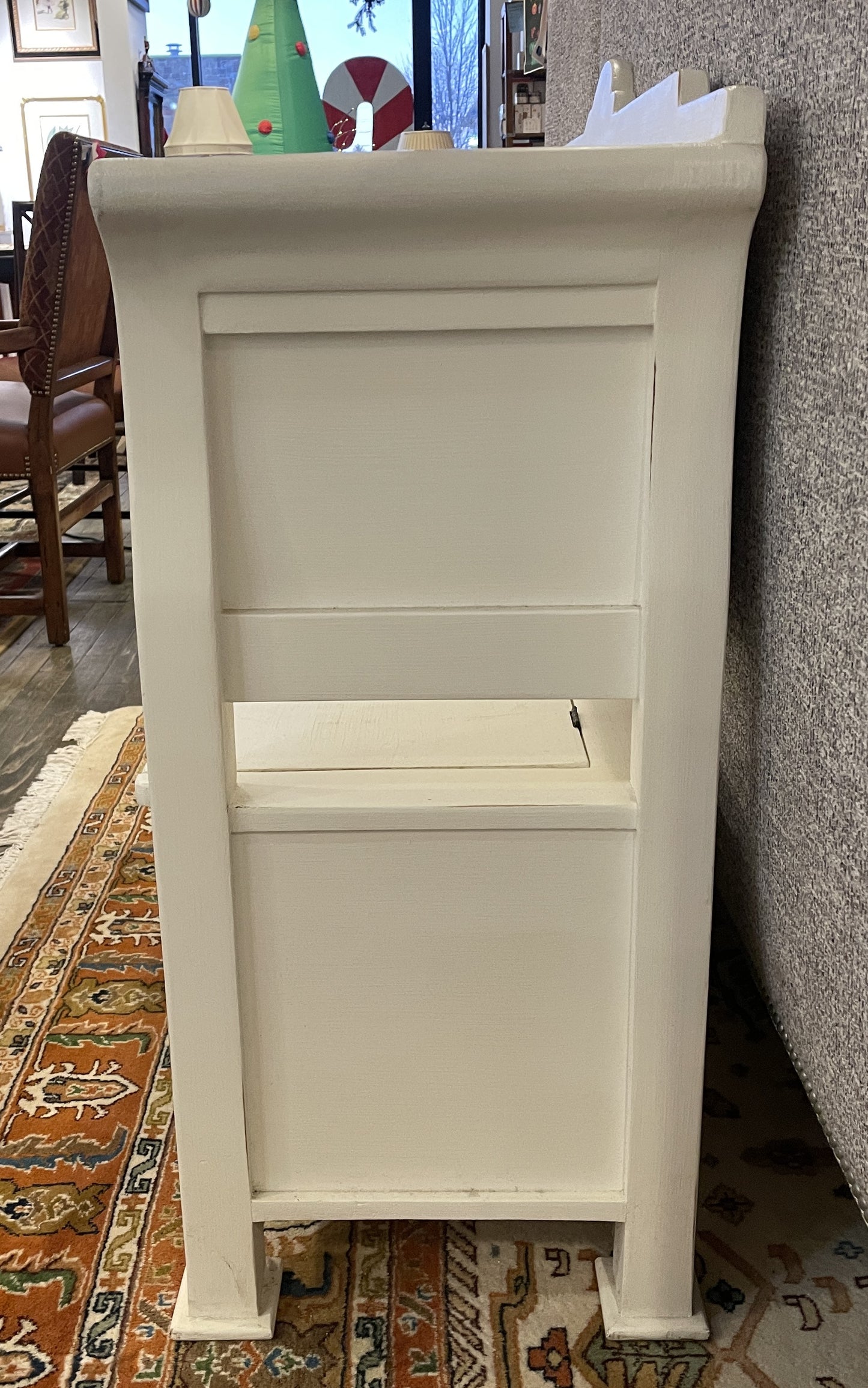 English Farmhouse Furniture White Storage Bench, AS IS (0JC00A)