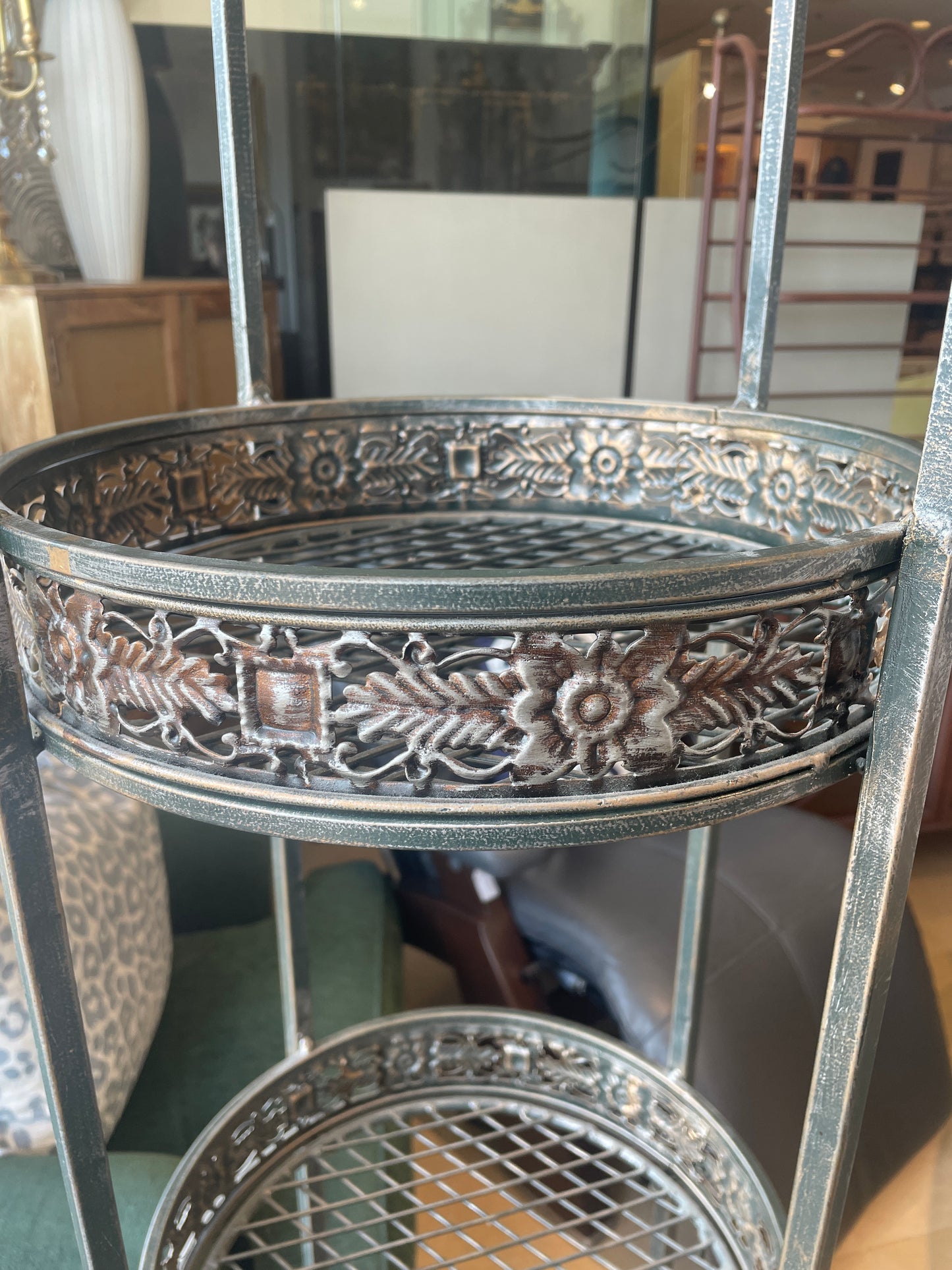 Metal Cylindrical Etagere (0N800C)