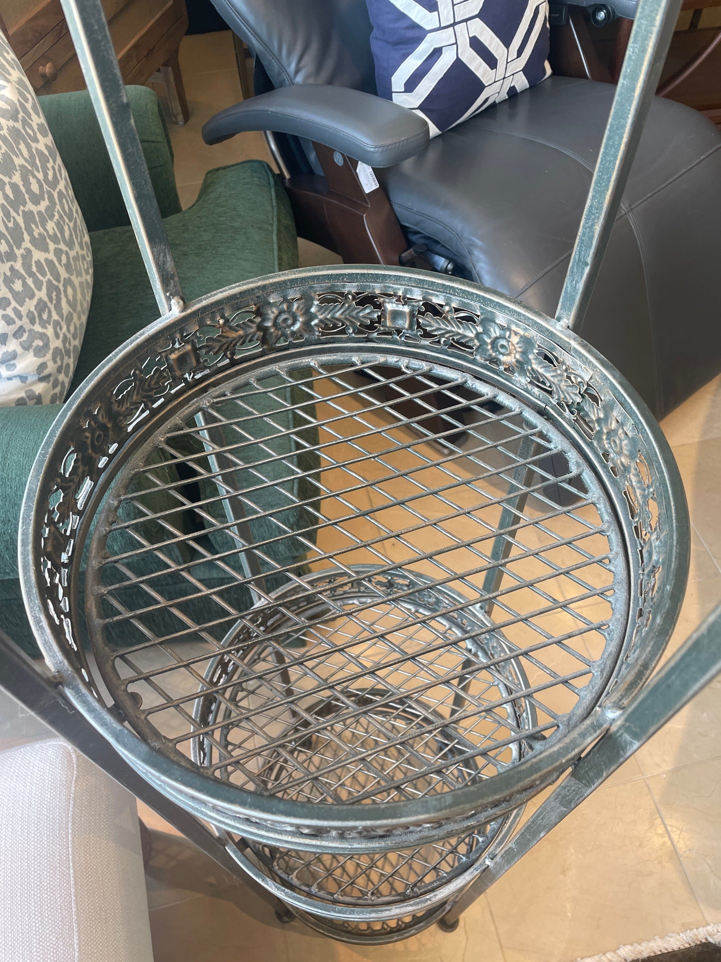 Metal Cylindrical Etagere (0N800C)
