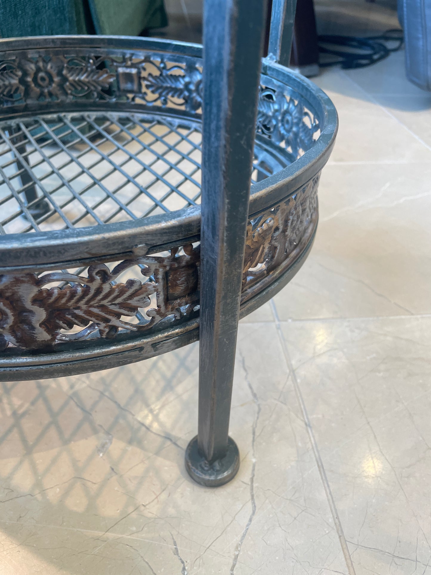Metal Cylindrical Etagere (0N800C)
