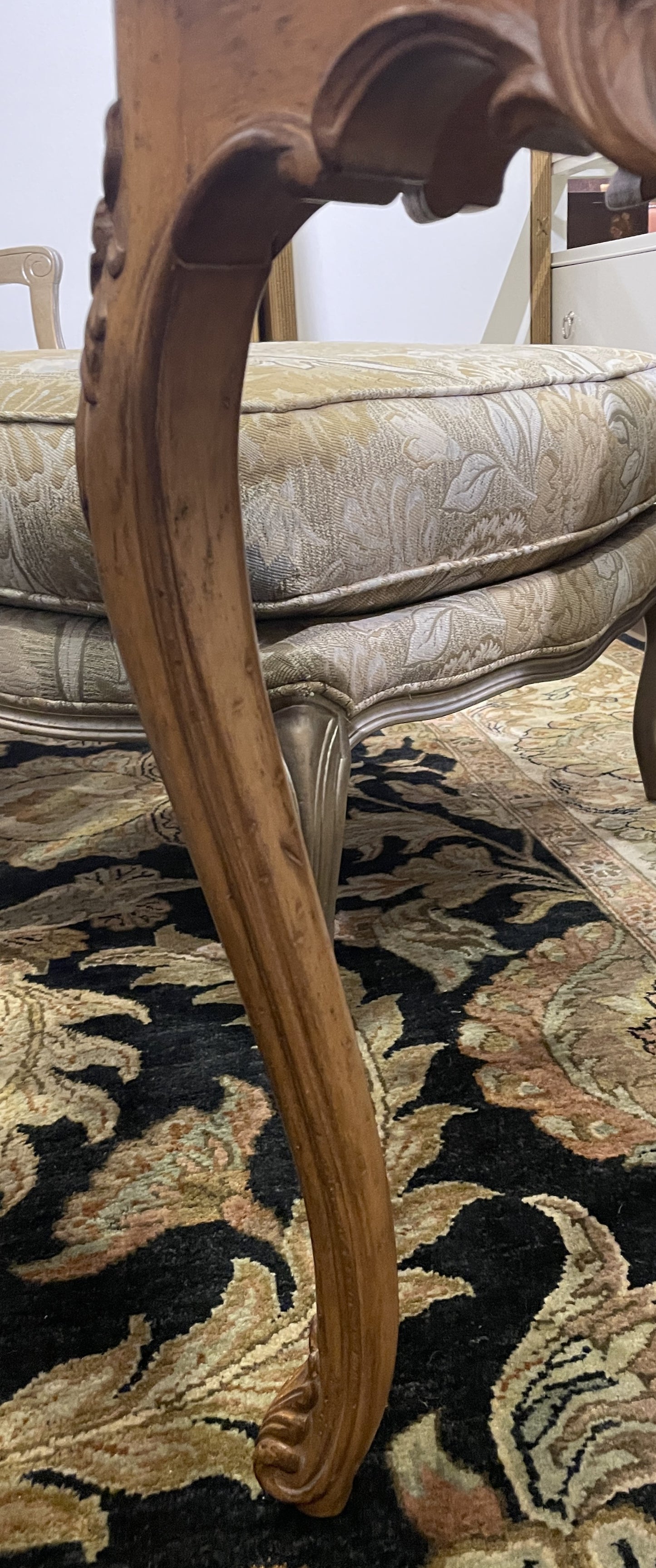 French Provincial Triangular Side Table (0JQ009)