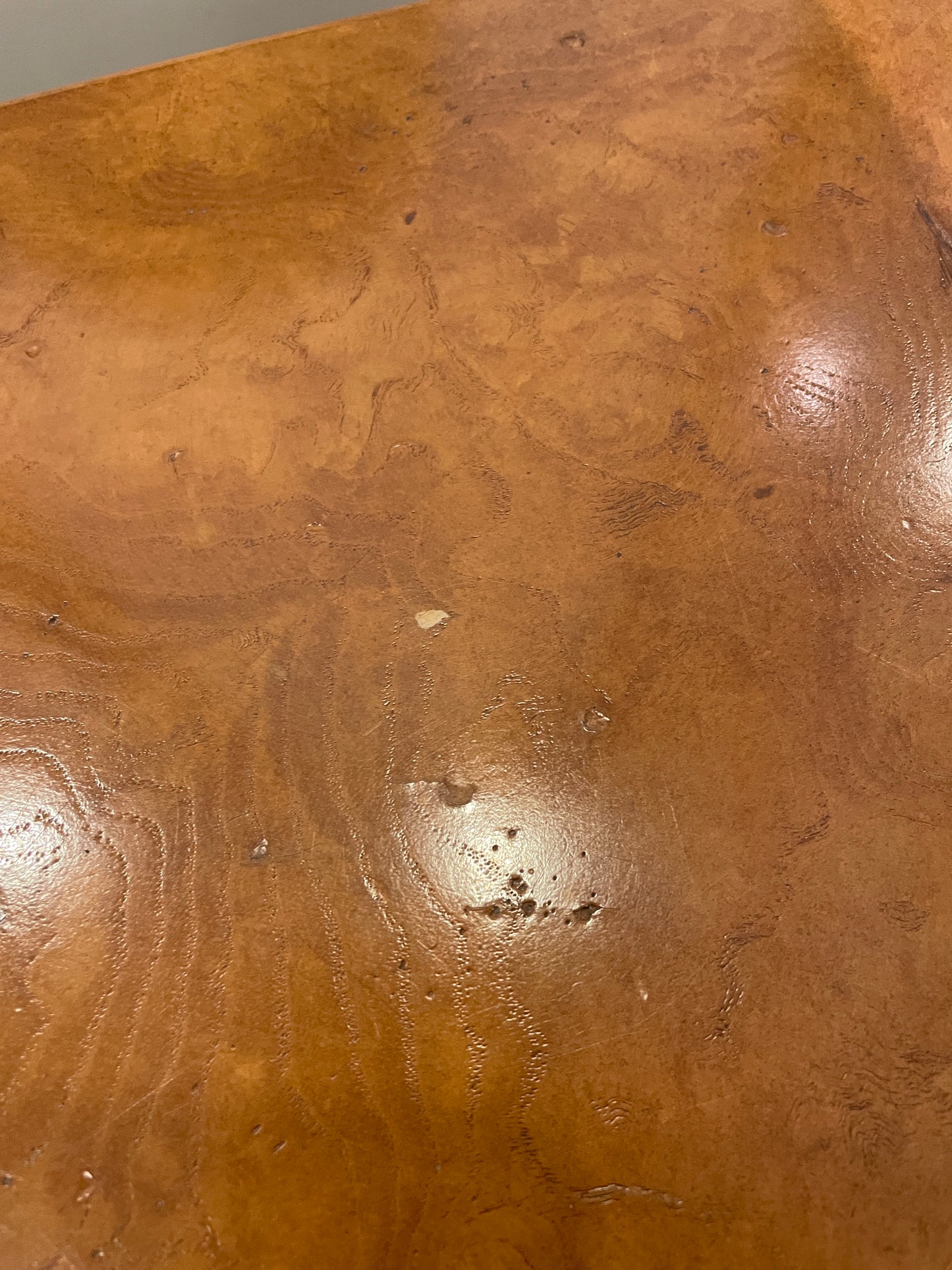 French Provincial Triangular Side Table (0JQ009)