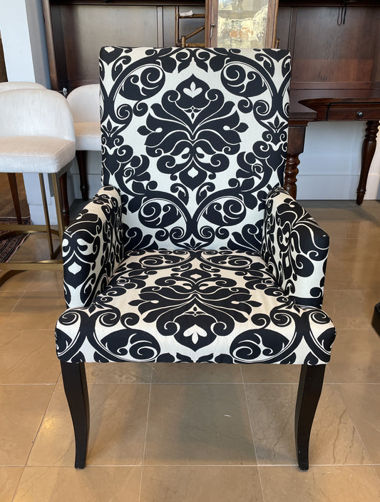Pier One Imports Black and White Arm Chair (0AQ002)