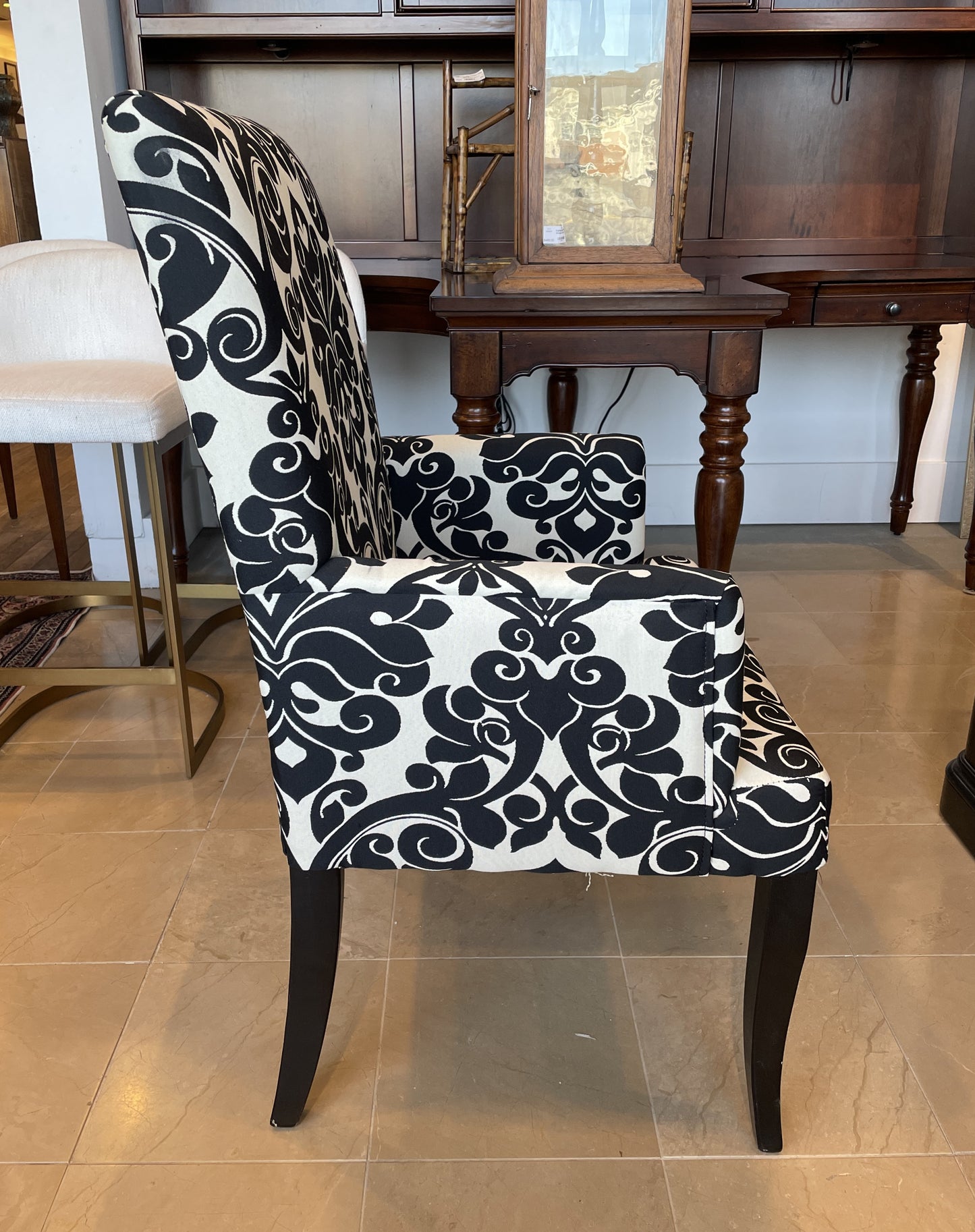 Pier One Imports Black and White Arm Chair (0AQ002)