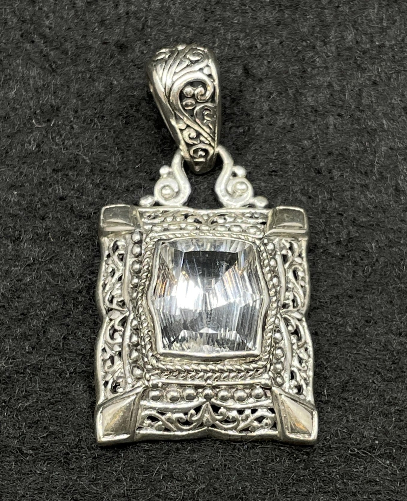 Sarda Pendant (014016)