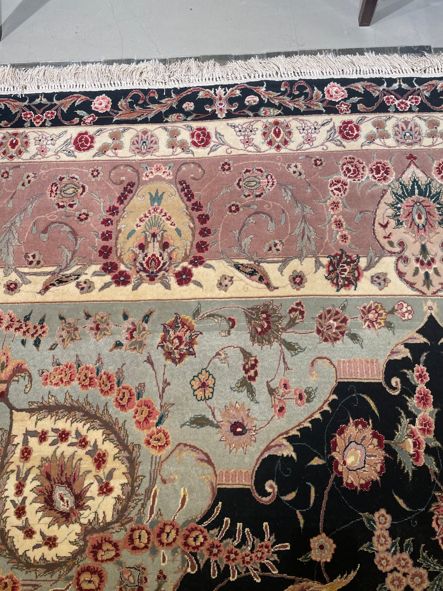 Hand Knotted Wool Tabriz Rug with birds (Approx. 8.5x11) (0JQ00C)