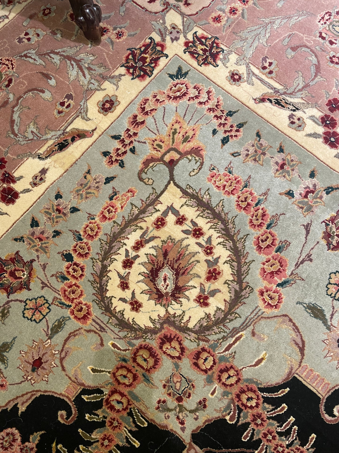 Hand Knotted Wool Tabriz Rug with birds (Approx. 8.5x11) (0JQ00C)